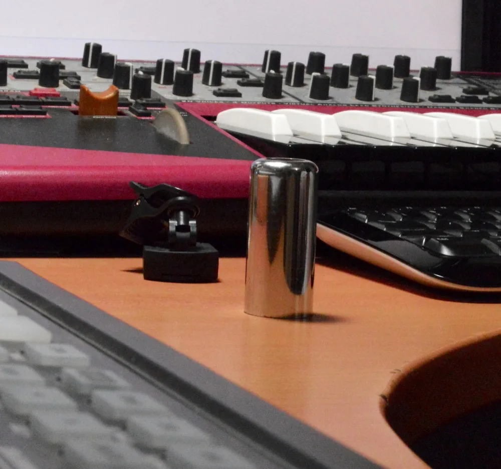Red Synth